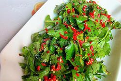 凉拌芹菜叶