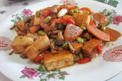火腿豆腐黄豆炒肉