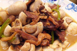 鸭肉炒双孢蘑菇