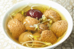 清淡猴头菇纯素汤