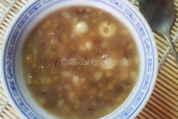 莲子鸡头米绿豆汤