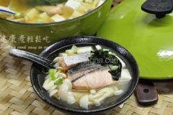 鲜菇鲑鱼味噌汤
