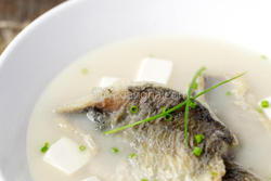 鲫鱼豆腐汤