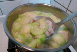 丝瓜鱼饺汤