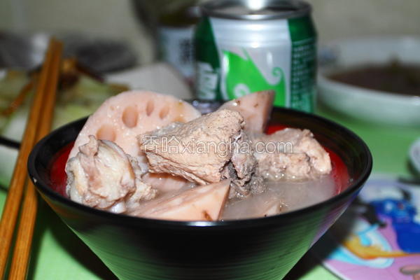 砂锅莲藕排骨汤
