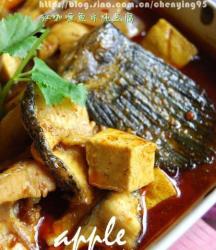 红咖喱鱼片炖豆腐