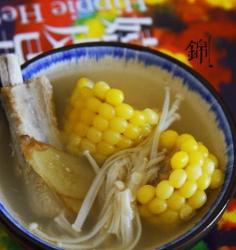 甜玉米山菌排骨汤