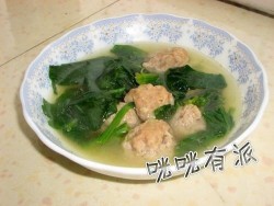 菠菜汆丸子