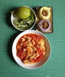 减脂增肌早餐-130924-番茄炒蛋,奇异果,梨,木鱼花,杂粮馒