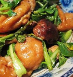 小油菜烩香茹面筋