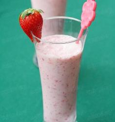 草莓酸奶昔