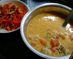 番茄疙瘩汤和甜椒肉丝