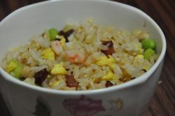 广式腊肠炒米饭