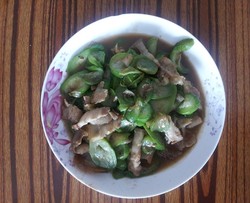 五花肉炒丝瓜