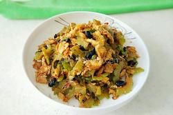 苦瓜炒鸡蛋