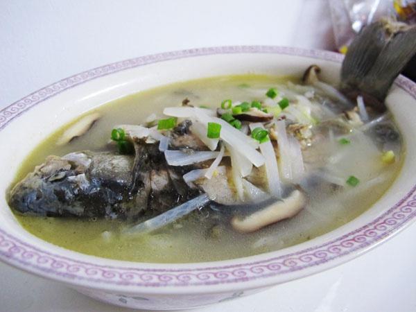 萝卜丝鲫鱼汤