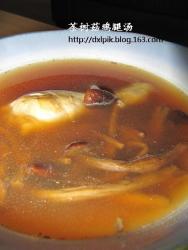 茶树菇鸡腿汤