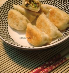 芹菜豆腐素煎饺