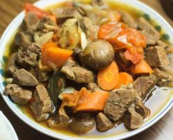 胡萝卜/土豆炖牛肉