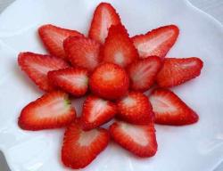 草莓水果拼盘-给冬天来点颜色