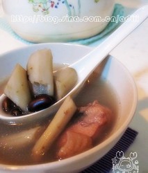 牛蒡黑豆煲鸡汤