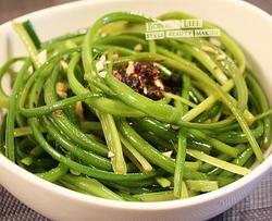 手撕蒜薹