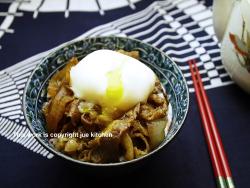 牛丼温泉卵入り