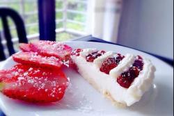 草莓椰子慕斯蛋糕