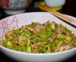 芹菜炒肉