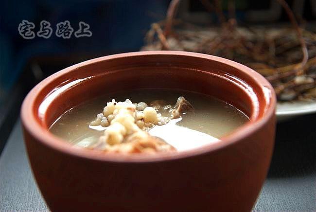 鸡骨草煲龙骨+菜干咸骨汤