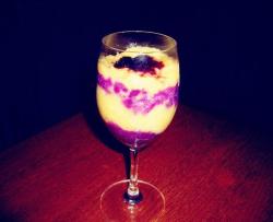 紫薯芒果蓝莓杯
