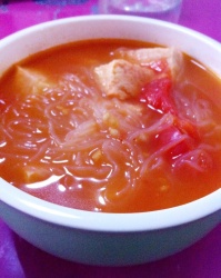 蕃茄冻豆腐粉丝汤