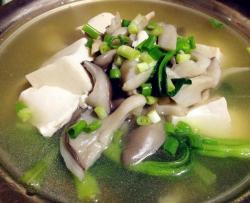 青菜蘑菇豆腐汤