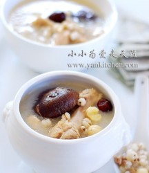 香菇莲子炖鸡汤