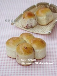酸奶莓面包