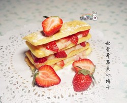 奶香草莓夹心饼干