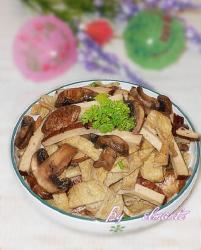 鱼饼炒蘑菇