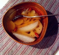 梨藕百合汤