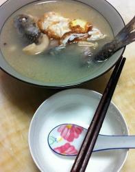 鲫鱼蘑菇蛋汤
