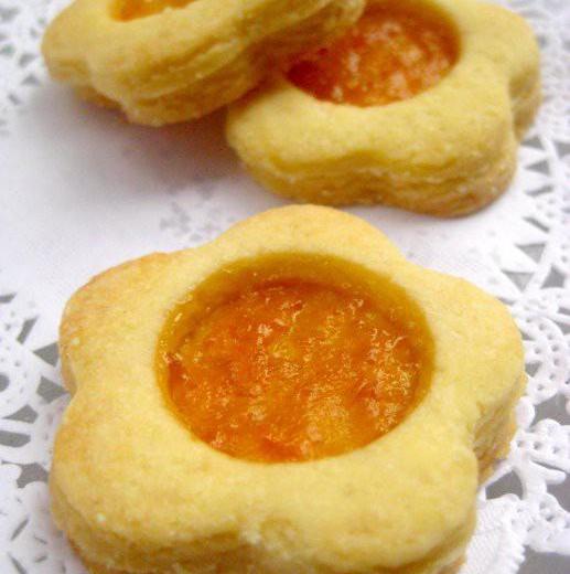杏子果酱饼干