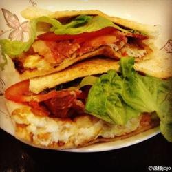 简单又好吃的烟肉芝士蛋三明治