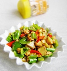 榨菜鸡丁