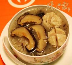 发菜香菇肉丸粥