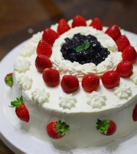 白兰地草莓蛋糕