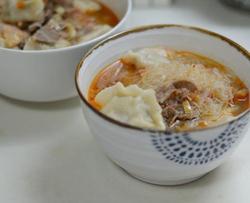 羊肉粉丝汆饺子