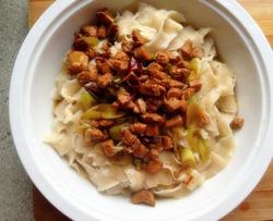 简易鸡丁刀削面