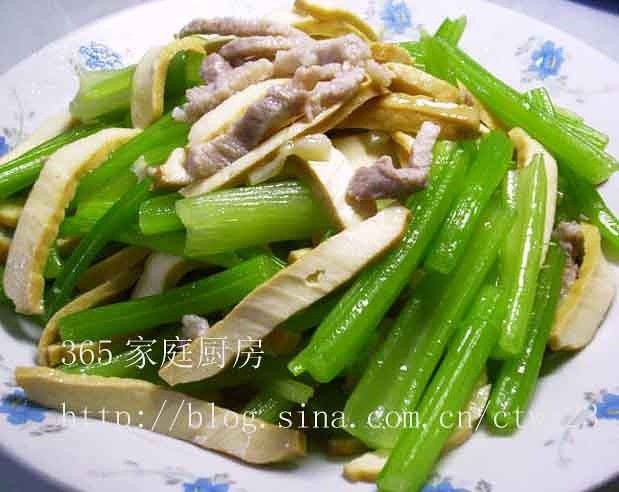 芹菜豆腐干炒肉丝