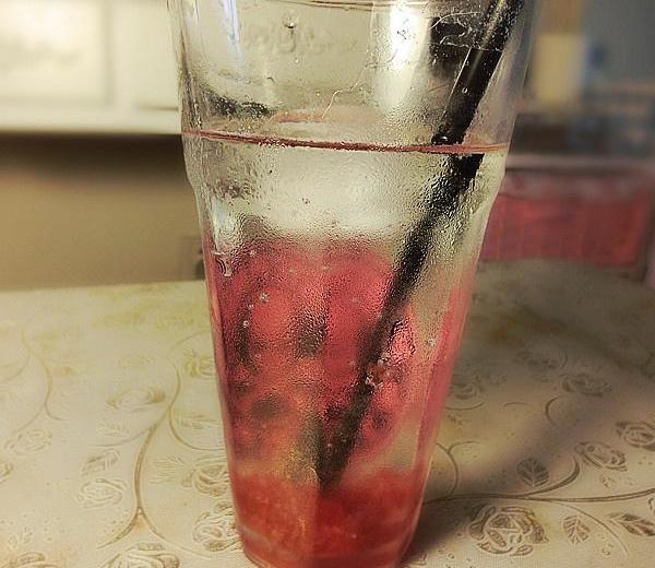 草莓苏打水