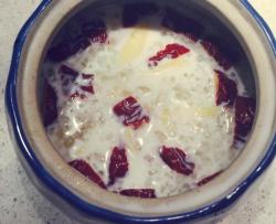 牛奶红枣炖雪蛤
