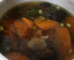 香菇胡萝卜排骨汤